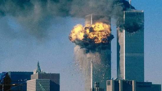 美媒：美单日新冠死亡人数超3000例 高过“9-11”遇难人数