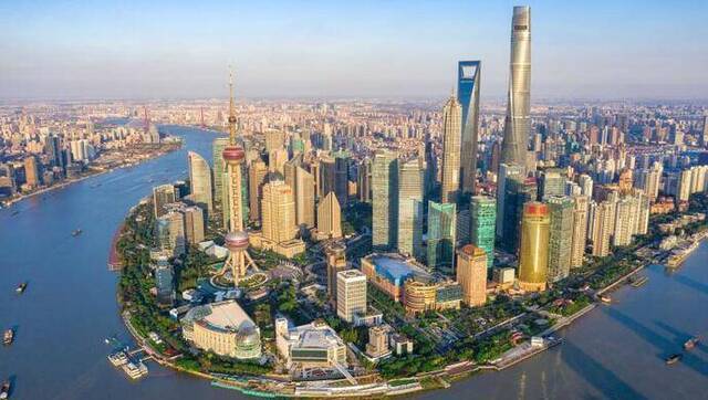 2022年，每万名上海人将拥有12名律师，更多律师将占据“头部”位置
