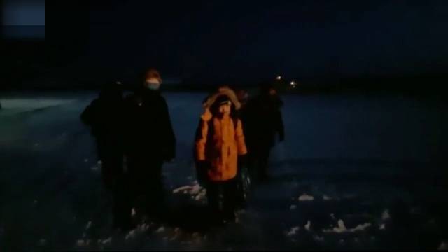 战斗民族的小学生！世界最冷村庄的小学生冒着零下51℃严寒去上学