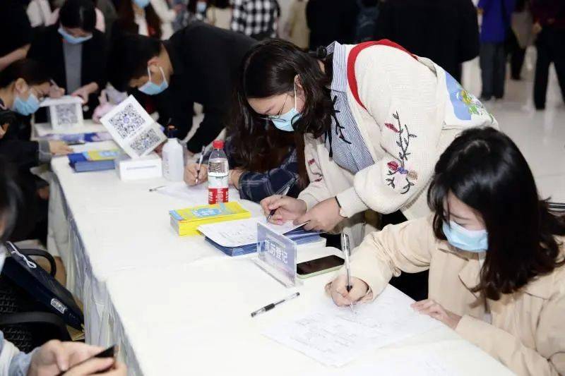 重庆市高校毕业生专场招聘刘敏摄（资料图）