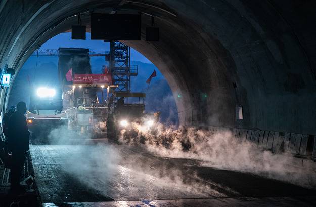 石黔高速22座隧道全部贯通，明年全线通车