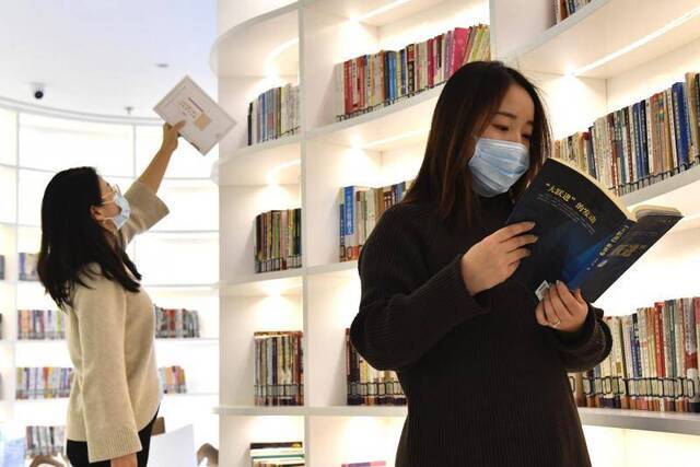 创新中心为白领们设置了书房。摄影/新京报记者吴宁