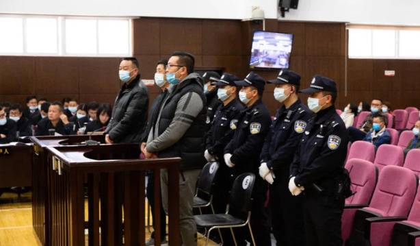 组织领导黑社会组织、聚众斗殴……云南公开开庭审理速某林、马某等44人涉黑案