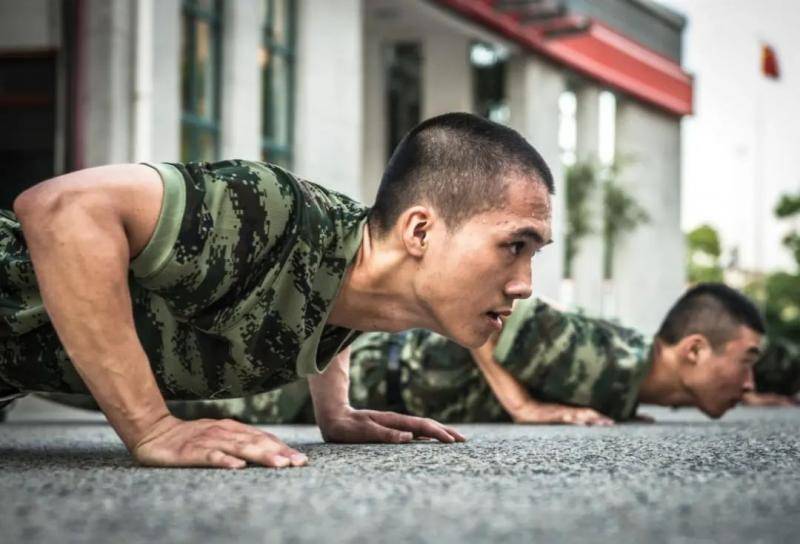 ​唱响青春之歌！生命里有了当兵的日子，一生不后悔！