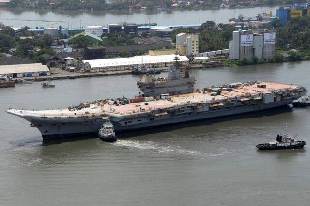 山东舰入列一周年引发印媒关注 透露印军已准备采购第三艘航母