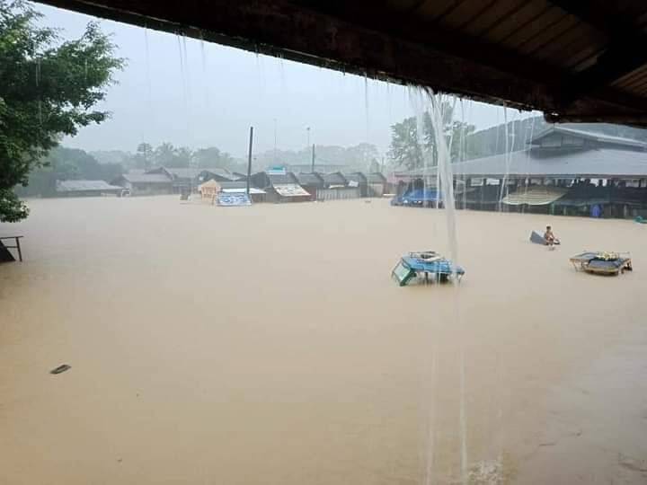 △热带低压给菲律宾南部带来强降雨和洪水（图片来自当地媒体）