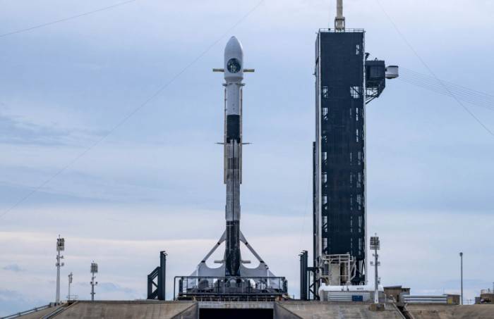 SpaceX为美国国家侦察局成功发射神秘间谍卫星
