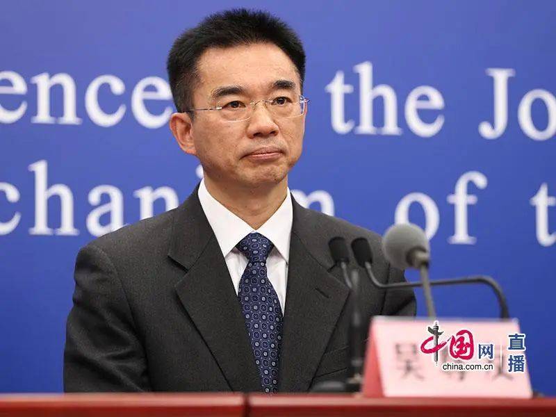 吴尊友介绍有关情况图：中国网