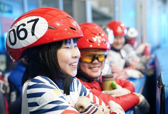 摔倒还反超夺冠的马子惠火了，记者专访这位8岁北京女孩