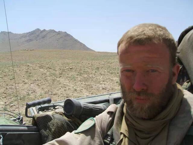 2007年，霍尔兹肯在阿富汗乌鲁兹甘省。图源：荷兰《忠诚报》