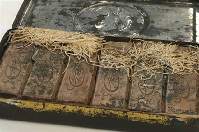 澳大利亚国家图书馆发现1900年的巧克力原本是英国女王赏赐给士兵的