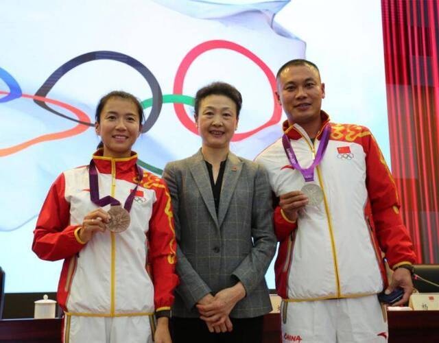 迟到的荣誉：刘虹、司天峰补发伦敦奥运会奖牌