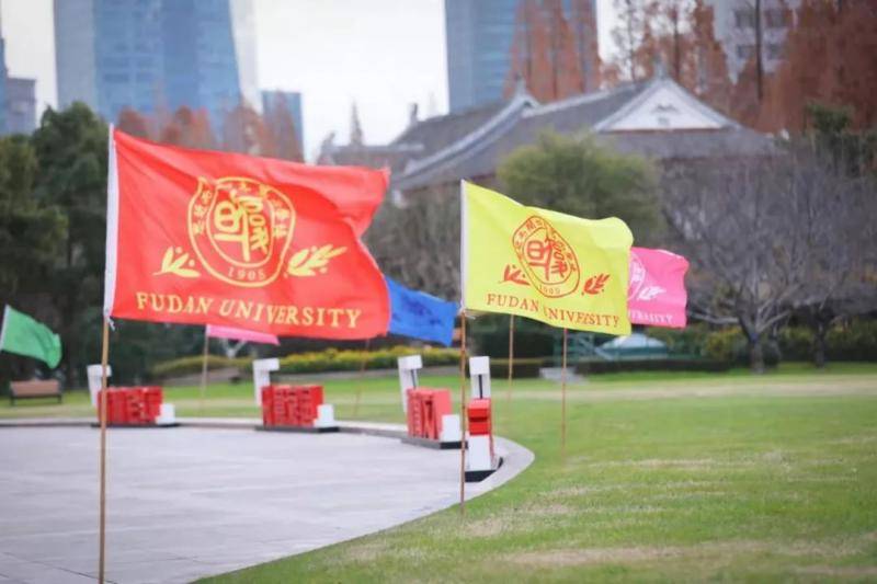 视频！考生规模再创新高！考研首日，多图直击复旦大学考点