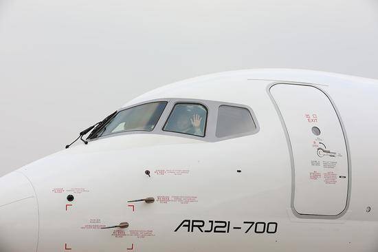 一二三航空引进的的首架ARJ21飞机。