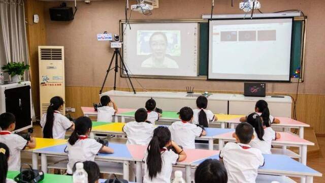 小时候那个仰望星空的青海姑娘长大了……现在她想这样做  在浙师，你也能