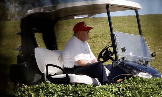 特朗普5天4次被拍到去打高尔夫，白宫：总统不知疲倦为美国人工作