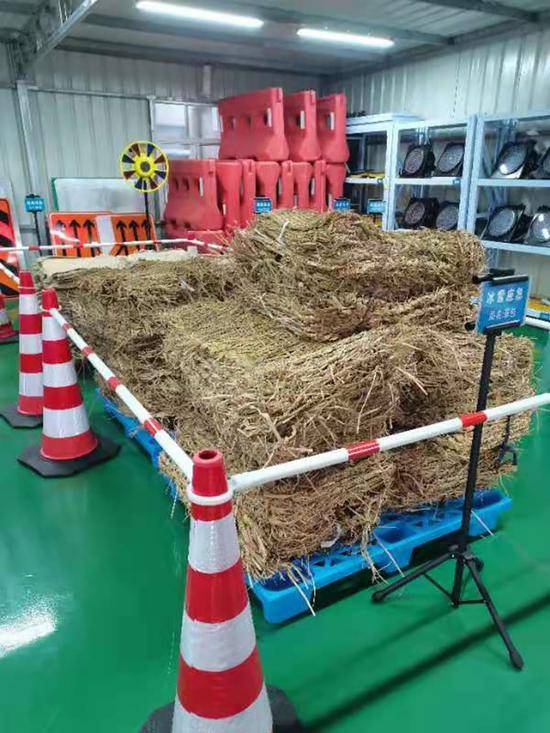 S32申嘉湖高速应急物资储备和除雪设备检查上海市道路运输中心供图