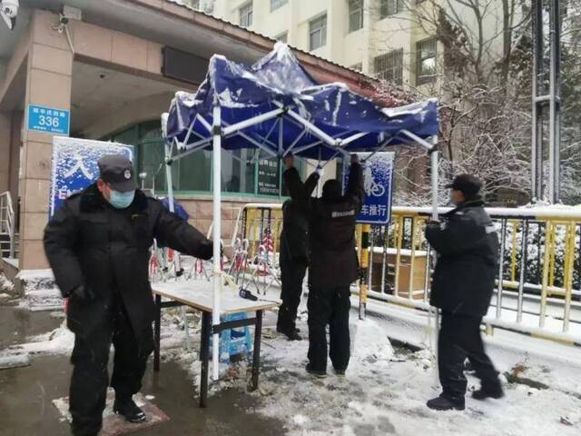 初见雪纷飞——来看看济大的初雪吧