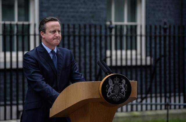 当地时间2016年2月20日，英国伦敦，时任英国首相卡梅伦在欧盟峰会后，召开紧急内阁会议。会议后，他正式宣布英国将在今年6月23日举行脱欧公投。人民视觉资料图