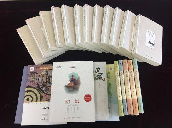 沈虎雏向北京工商大学图书馆捐赠的一批图书