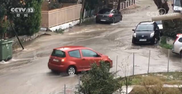 希腊北部中部强降雨引发洪水 影响交通