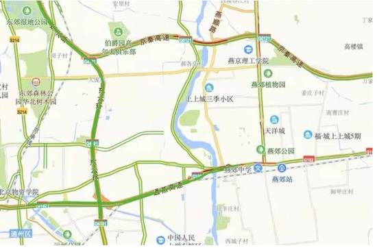 今天早高峰，通燕高速进京检查站、京秦高速进京检查站前道路拥堵严重。图源：首发高速出行网