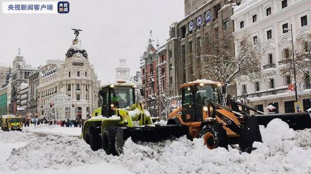 西班牙遭遇约30小时强降雪 首都交通几乎瘫痪