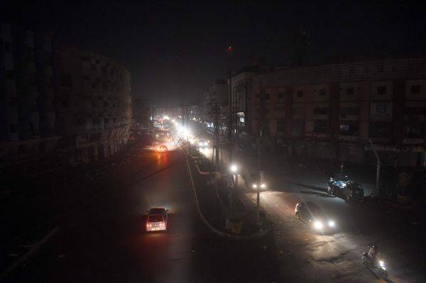 外媒：巴基斯坦大城市恢复供电，大停电原因仍需调查