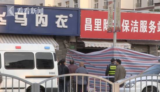上海两名房产中介杀害两老年客户 藏尸门店20年后案发：一人死刑一人死缓
