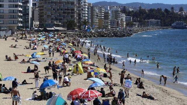 智利新冠肺炎确诊病例累计超64万例 超23万人申请假期出游