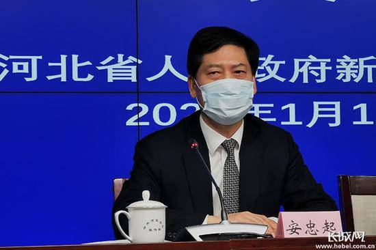 对进京、出省人员“逢车必检查”“逢人必测温”“必核身份”“必验健康码”