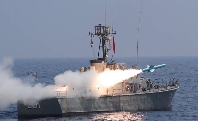 △伊朗军队海军军演中使用的武器装备（图片来源：伊朗军队海军）