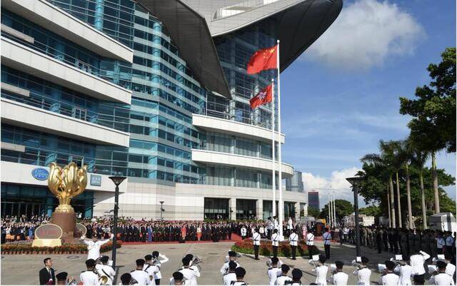 副部级负责人奉调回北京，这个神秘中央驻香港机构“面对外来干涉寸步不让”