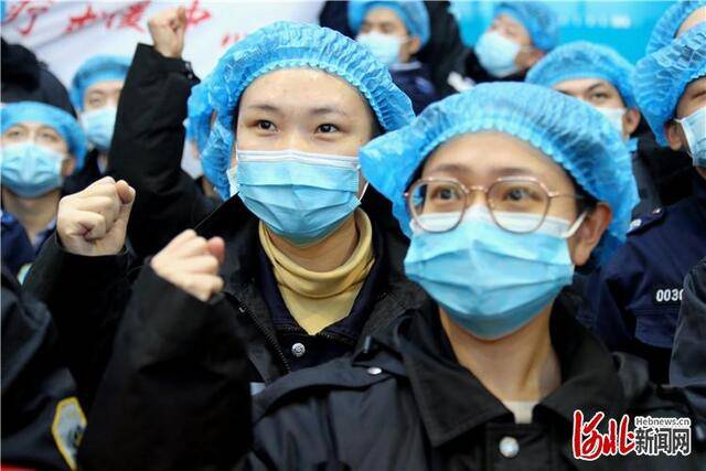  1月11日，天津市第二批援冀医疗队出征。