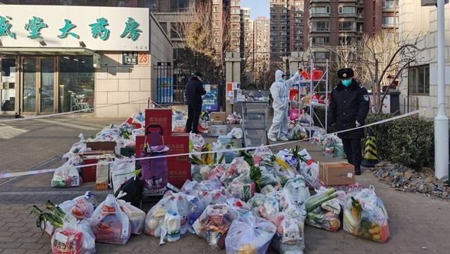 北京大兴2例确诊所在社区进行环境消杀，周边社区“只进不出”