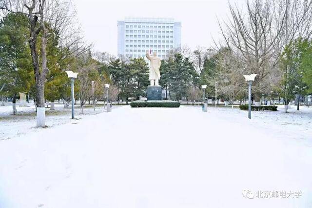 遇见邮苑丨2021的第一场雪~