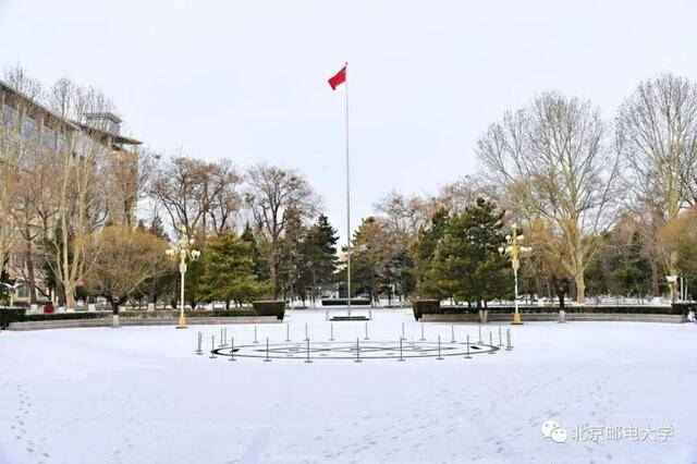 遇见邮苑丨2021的第一场雪~