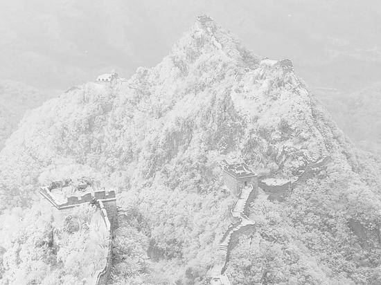 北京雪景美图：雪中箭扣，琼楼玉宇