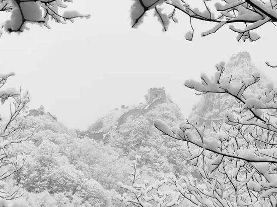 北京雪景美图：雪中箭扣，琼楼玉宇