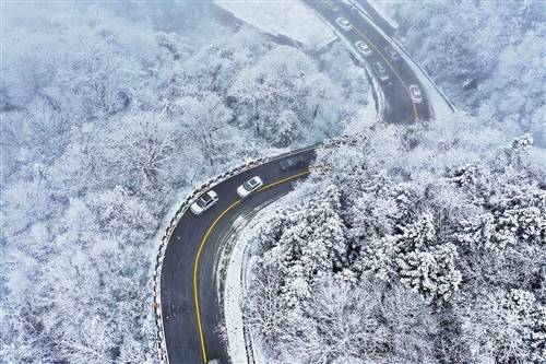 四好农村路 冬景美如画