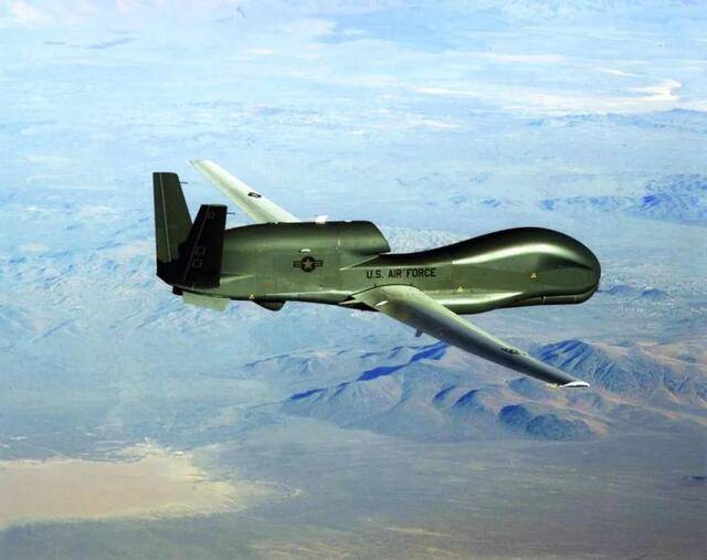 美军RQ-4“全球鹰”无人机。图/人民视觉