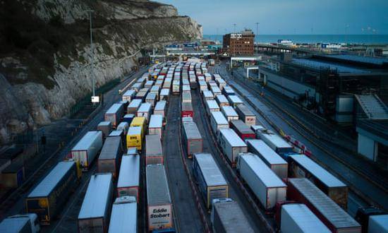 英国中小企业货车被卡在边境通道上（Getty）