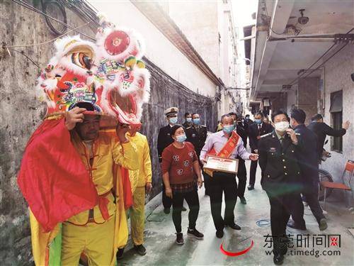 ■常平镇为现役军人陈坤贵家属送立功喜报