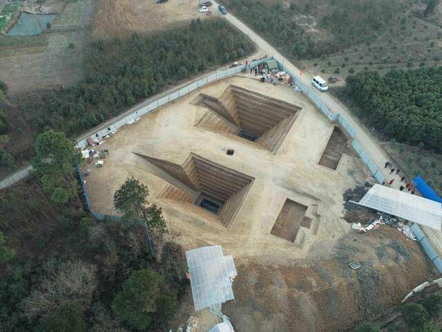 湖北发现楚国贵族家族墓地 出土虎座鸟架鼓等珍贵器物