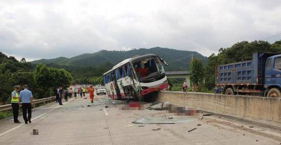 广东通报105国道3死9伤交通事故：驾驶人被移送司法机关