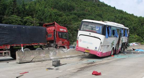 广东通报105国道3死9伤交通事故：驾驶人被移送司法机关