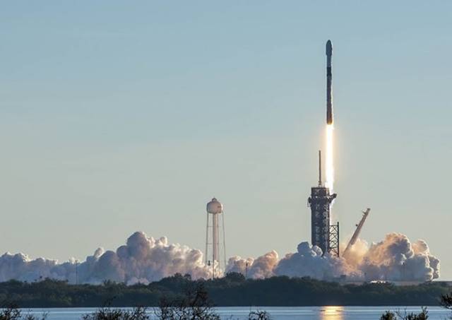 SpaceX卫星网络计划“星链”申请降低卫星航道亚马逊斥影响其卫星计划“古柏”