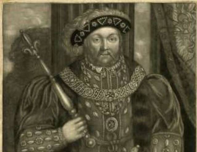 英国男子用金属探测器在北安普敦郡田地挖出亨利八世皇冠小装饰估值200万英镑