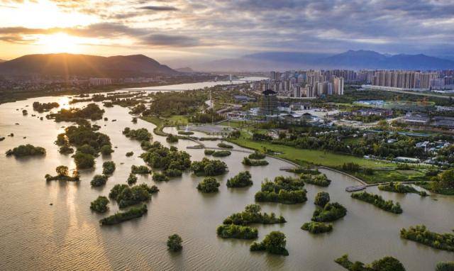 水坑、泥巴地…… 请叫我湿地，我比你想象的更重要！




水坑、泥巴地…… 请叫我湿地，我比你想象的更重要！