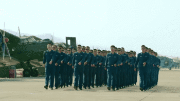开着飞机去播种！这群扎根西部39年的空军官兵，创造了人类治沙史上的奇迹！